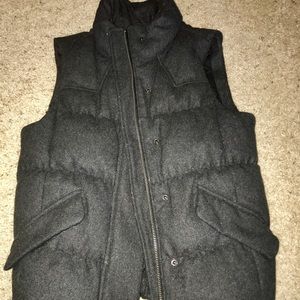 NWOT GAP PUFFER VEST